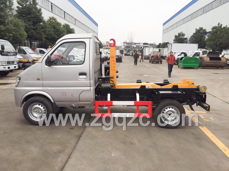 長(zhǎng)安3方拉臂式垃圾車(chē) 長(zhǎng)安3方拉臂式垃圾車(chē)