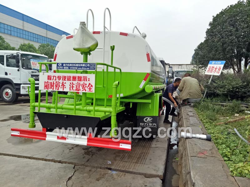 東風(fēng)凱普特國(guó)六灑水車 東風(fēng)凱普特國(guó)六灑水車