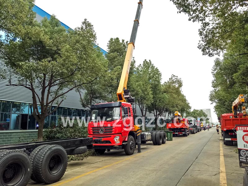 湖北程力集團東風(fēng)隨車起重運輸 湖北程力集團東風(fēng)隨車起重運輸